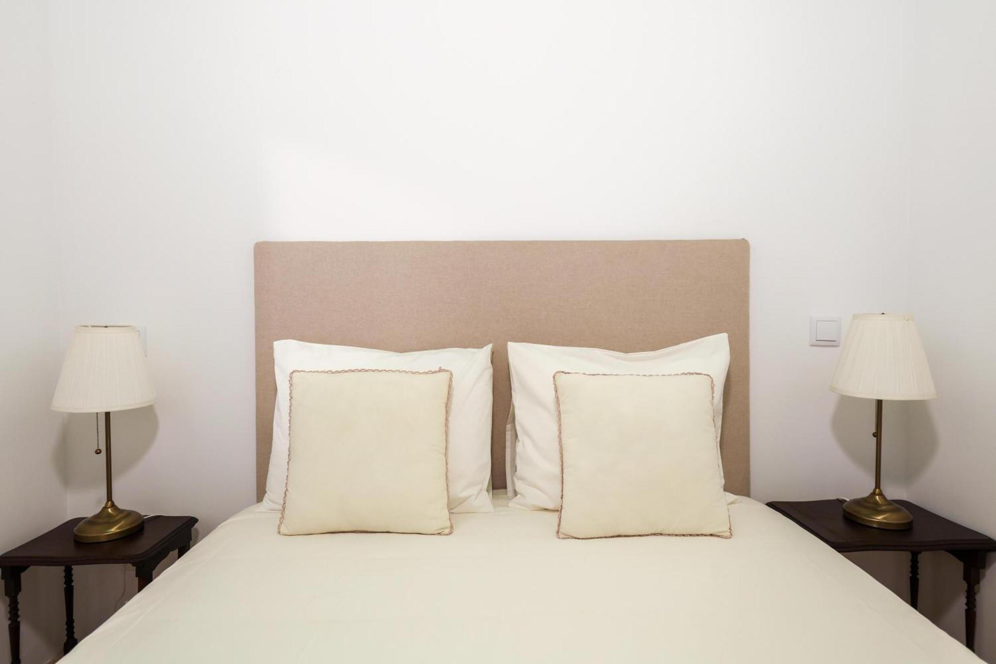 Renovated Wine Press House - With Pool Villa Porto de Mos  Room photo